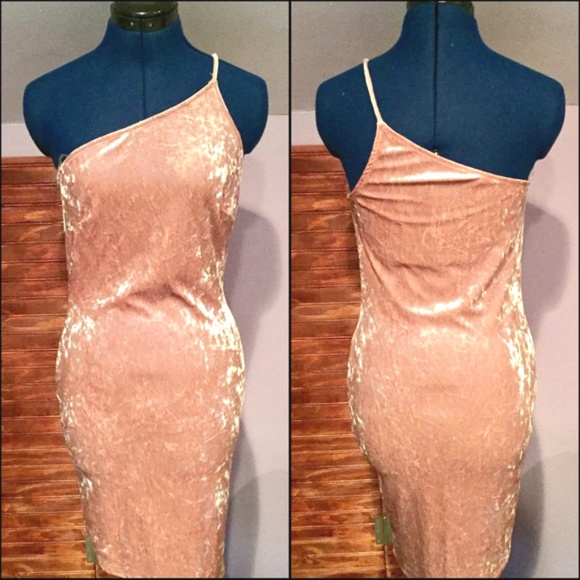 Charlotte Russe Dresses & Skirts - SALE 🌈 CR Asymmetrical Velvet Party Dress